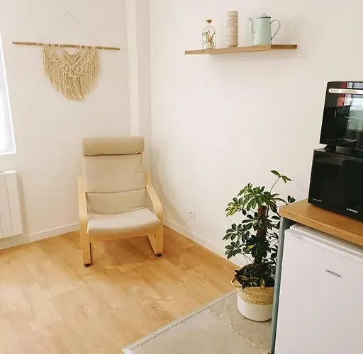 Le Foucauld 4 Canapes, Parking, Wifi Apartment